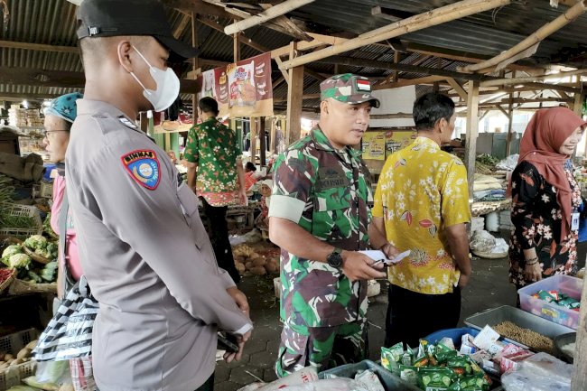 Forkopimcam dan Puskesmas Karangnongko Gelar Sidak Pangan Serentak di Pasar Puluhwatu Menjelang Lebaran