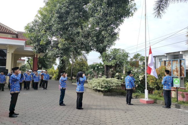 Upacara Peringatan HUT ke-54 KORPRI Tahun 2025 di Kecamatan Karangnongko