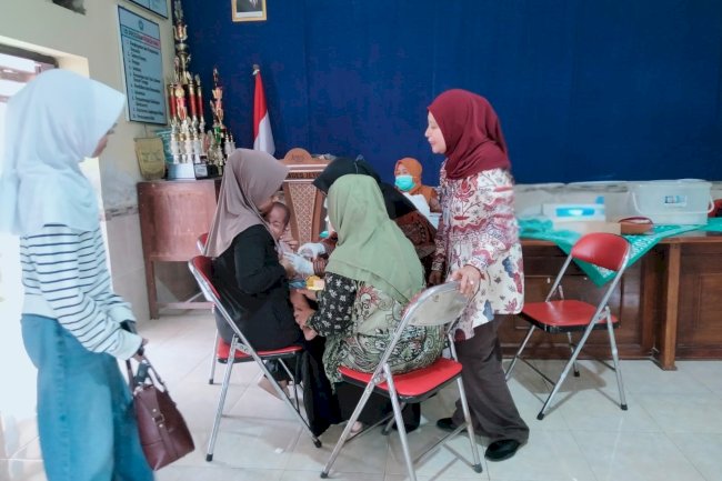 Monitoring Pelaksanaan Imunisasi Campak di Kecamatan Karangnongko