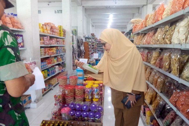 Sidak Bahan Pangan Jelang Idulfitri di Kecamatan Karangnongko