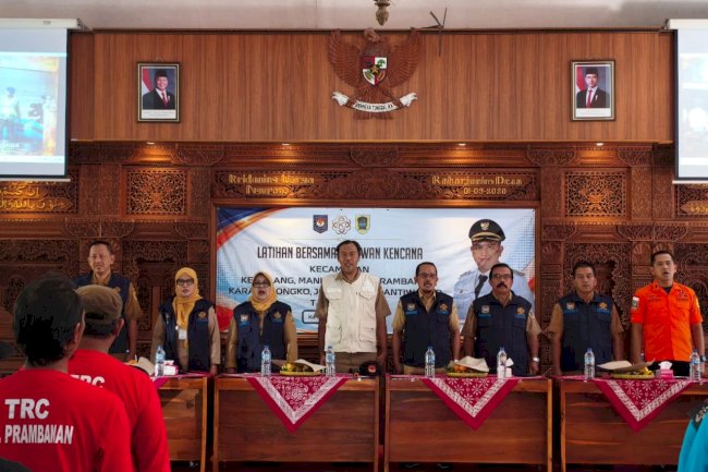 Relawan Kecamatan Karangnongko Ikuti Latihan Bersama Relawan Kencana Tahun 2026
