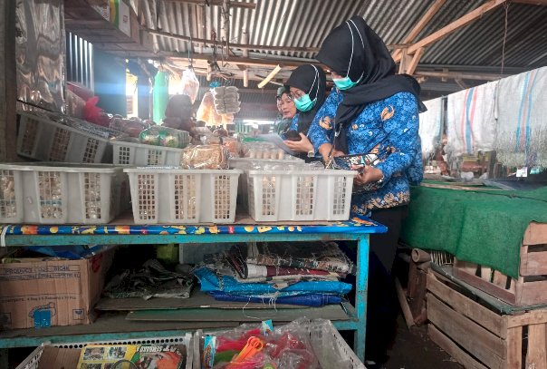 Menjelang Nataru, Kecamatan Karangnongko Laksanakan Sidak Bahan Pangan
