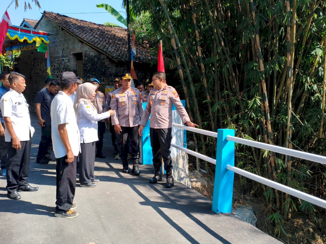 Kunjungan Kapolda Jawa Tengah di Jembatan Merah Putih Presisi Desa Gumul