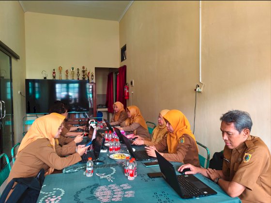 Evaluasi SAKIP Tahun 2025 di Kecamatan Karangnongko