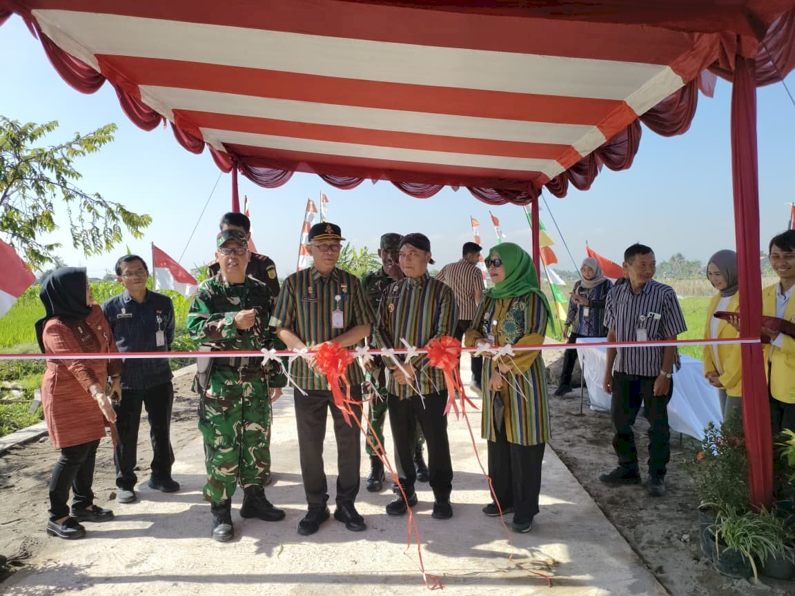 Penutupan KBMKB XXXV dan Peresmian Jalan Rabat Beton di Desa Somokaton